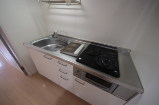 コンパクトなキッチンで掃除もラクラク