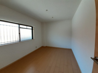 ゆったり過ごせる居間です