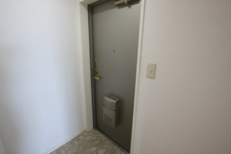 毎日通る玄関はこちらです