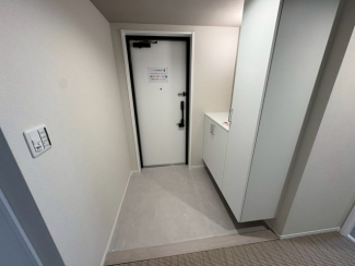 収納もある玄関です