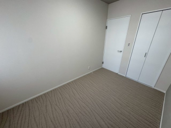 スタンダードな洋室です