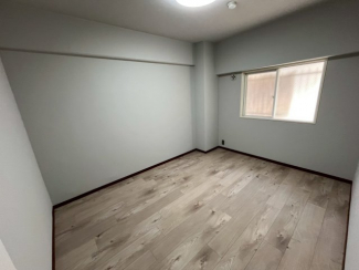 ゆったりした洋室です