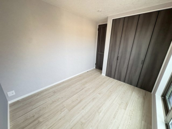 使い勝手のいい洋室です