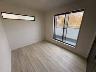 明るい洋室です