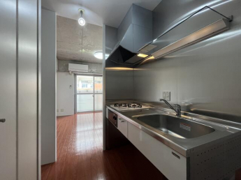 写真は別部屋ですが、使用はほぼ同じです。