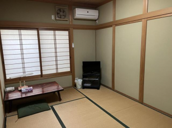 伊予郡砥部町総津の旅館の画像