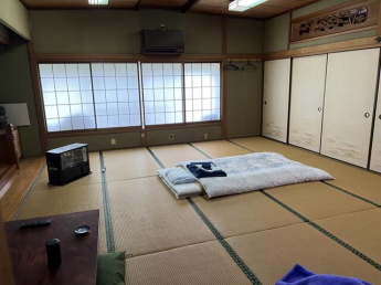 伊予郡砥部町総津の旅館の画像