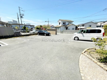 【駐車場】