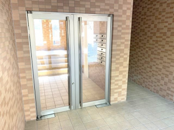 【エントランス】