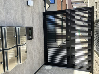 【エントランス】