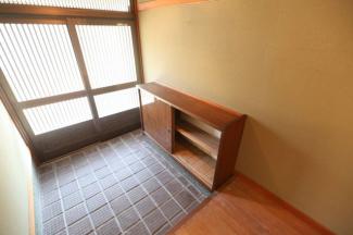 収納もある玄関です