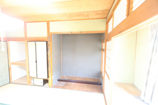 フローリングだけでなく、和室もあります