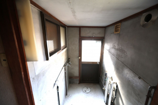 倉庫へ一番近い勝手口です