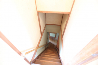 内装は落ち着いています