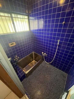 松山市高岡町の一戸建ての画像