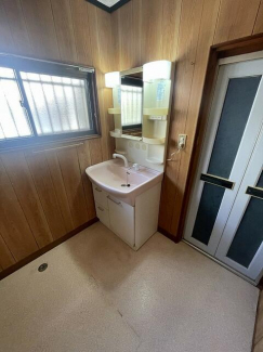 松山市高岡町の一戸建ての画像