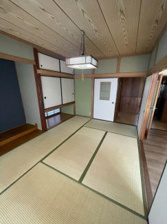 松山市高岡町の一戸建ての画像