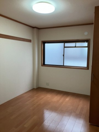 ゆったり過ごせる居間です