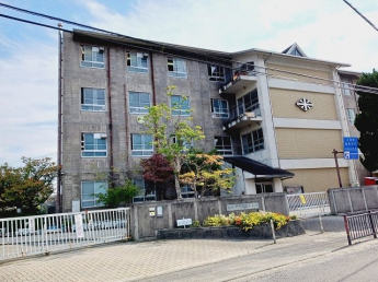 松山市立桑原小学校様まで800m