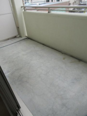 【バルコニー】