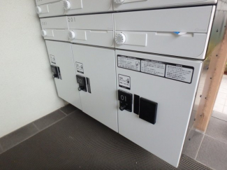 宅配ボックス完備