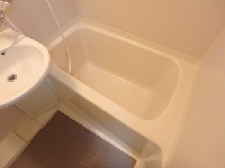 日々の疲れを癒すお風呂付です