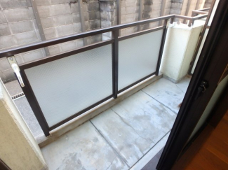 落ち着いた時間を過ごせるバルコニーです