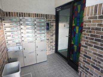 落ち着いたエントランスです