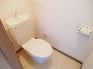 清潔感のあるトイレです