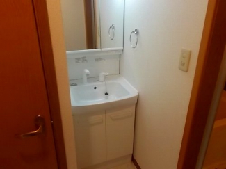 コンパクトで使いやすい洗面所