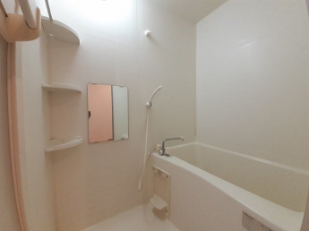 コンパクトで使いやすいお風呂です