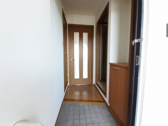 ゆったりとした玄関です