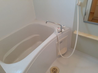 ゆったり過ごせるお風呂です