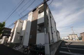 落ち着いた雰囲気の外観です