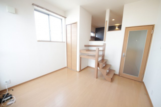 こちらの居間で趣味の時間をお楽しみください