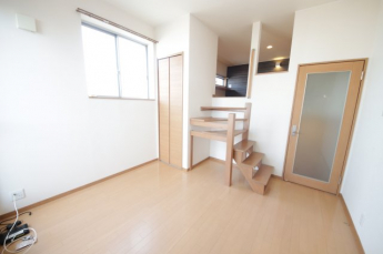 こちらの居間で趣味の時間をお楽しみください