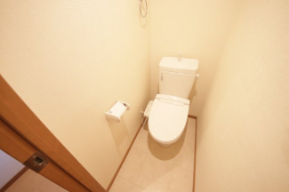 ゆったりとした空間のトイレです