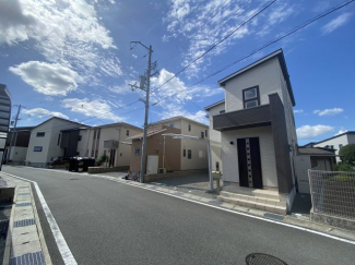 【前面道路含む現地写真】