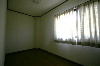 ３階サービスルーム
書斎やリモートワークにも