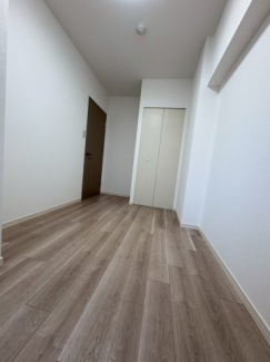 明るい洋室です