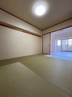 フローリングだけでなく、和室もあります