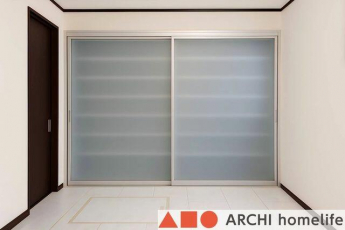 1F洗面室のパントリー収納。