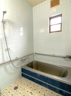 松山市西石井２丁目の中古一戸建ての画像