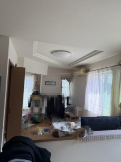 2階リビングです。折り上げ天井になっており空間に奥行きと開放感が生まれます。
