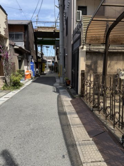 前面道路と周辺の様子です。