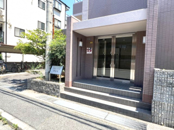 【エントランス】