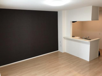 アクセントクロスがおしゃれなリビング