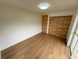 スタンダードな洋室です