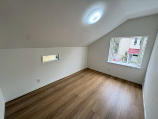 個人の部屋や寝室として使える洋室です