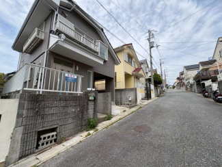 前面道路含む現地写真です